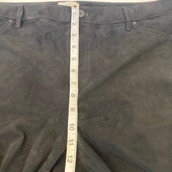 Chico’s Black Sueded Straight Leg Pants Pull On w/ Button EUC Sz 16 Polyester - Picture 11 of 14